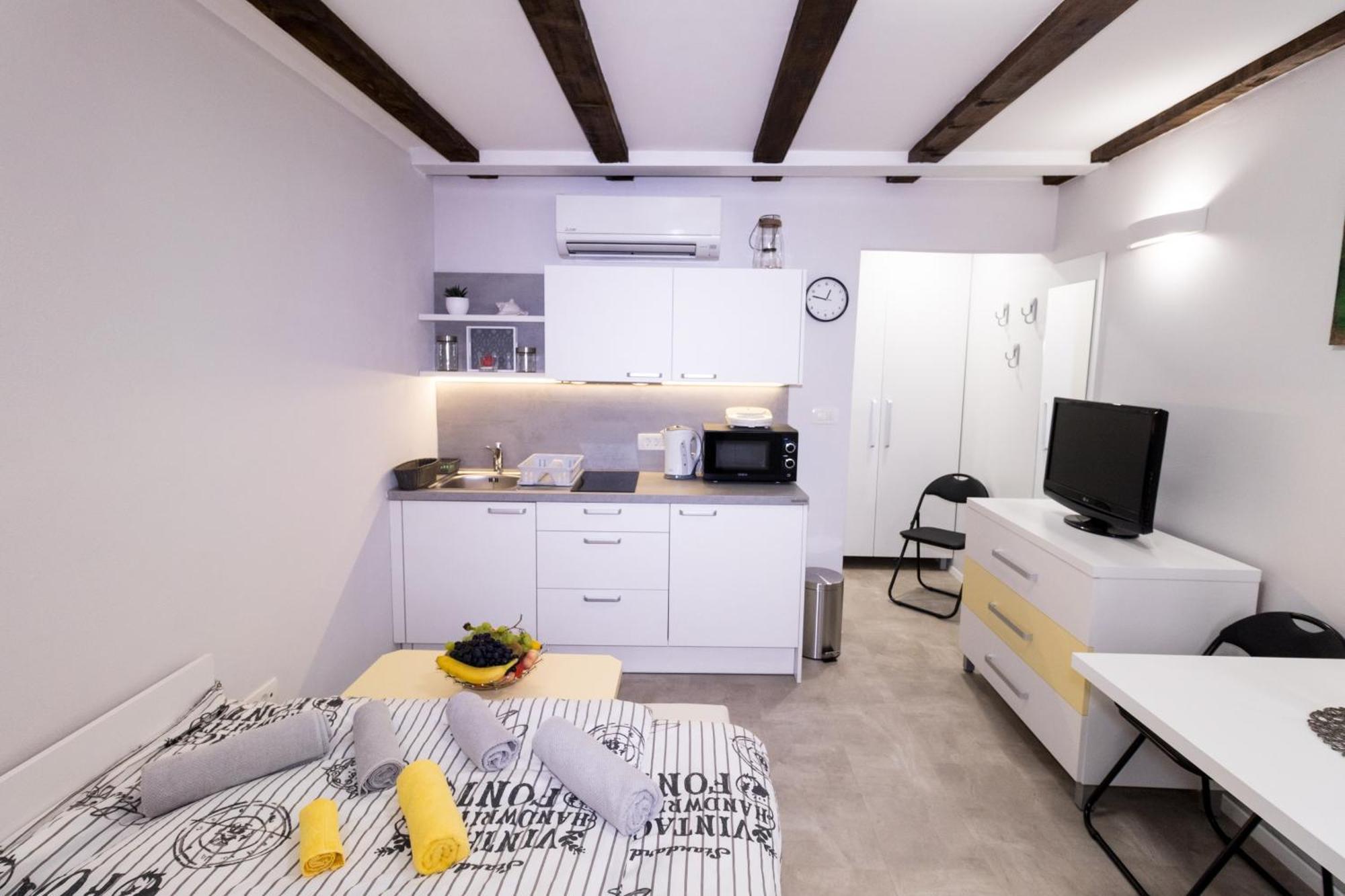 Apartments Bella Tara 피란 외부 사진